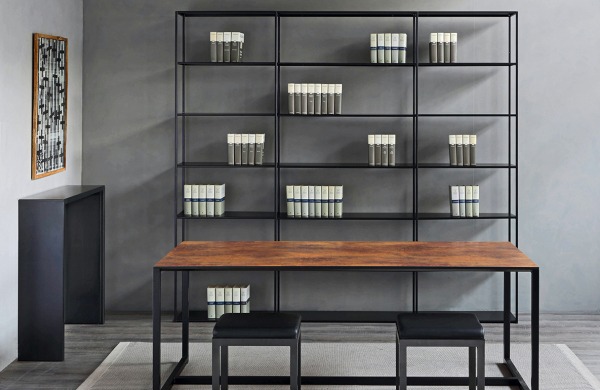 Big Brother table by Maurizio Peregalli - ZEUS Studio